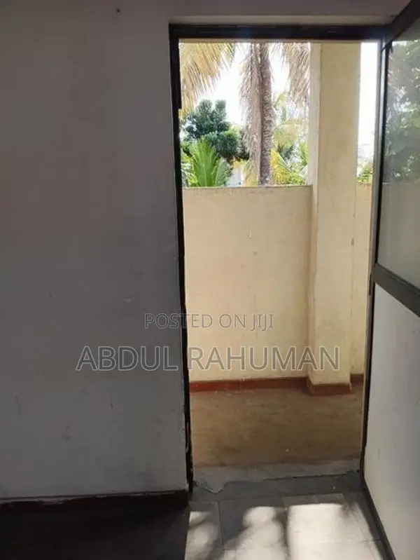 Commercial Space ( 2nd Floor ) in Colombo 4
