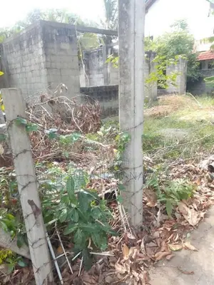 සීදුව - අමන්දොලුවෙන් අඩක් වැඩ නිම කල නිවසක් විකිණීමට ඇත.