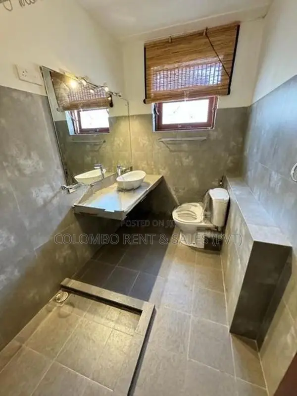 9 Bedroom House for Rent at Colombo 5