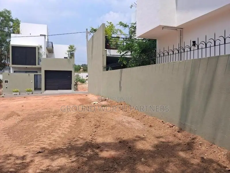 හෝකන්දර හොරහේන පාරට මුහුණලා අගනා නේවාසික බිම් කොටස් කිහිපයක් විකිණීමට