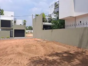 හෝකන්දර හොරහේන පාරට මුහුණලා අගනා නේවාසික බිම් කොටස් කිහිපයක් විකිණීමට