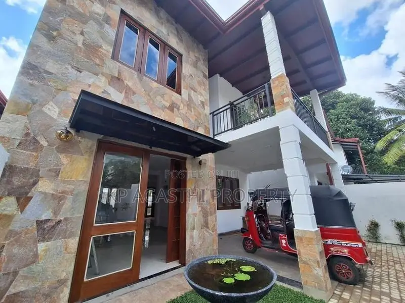 beautiful house for sale in thalawathugoda