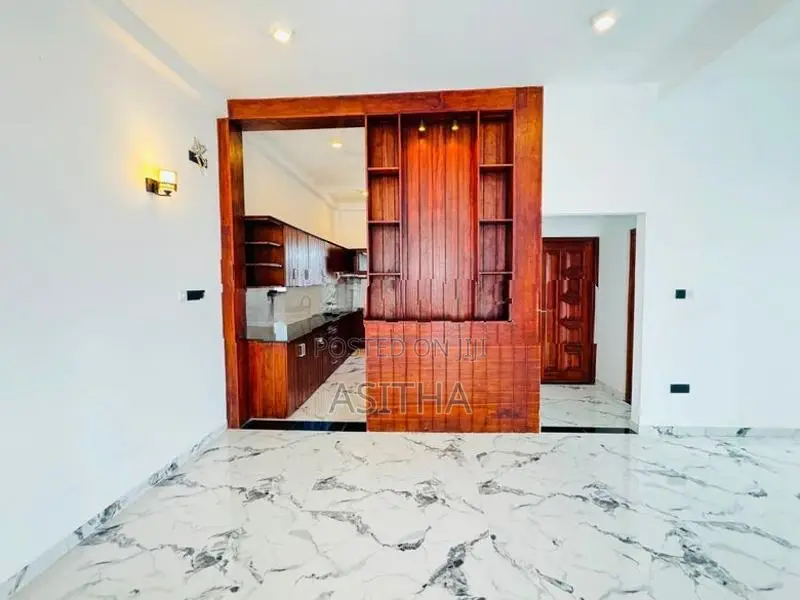 Brand New Beautiful House කැස්බැව