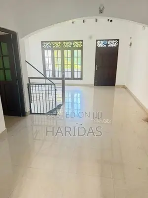 First Floor House for Rent – Mabola