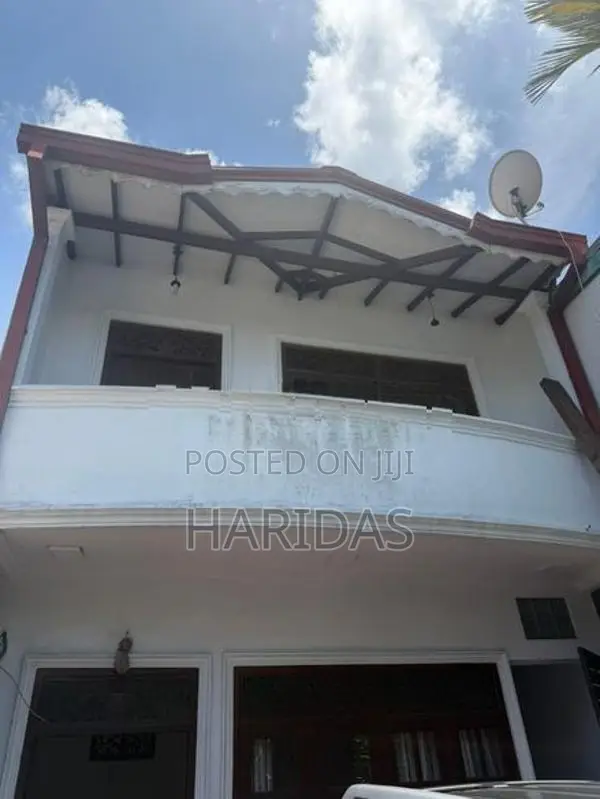 First Floor House for Rent – Mabola