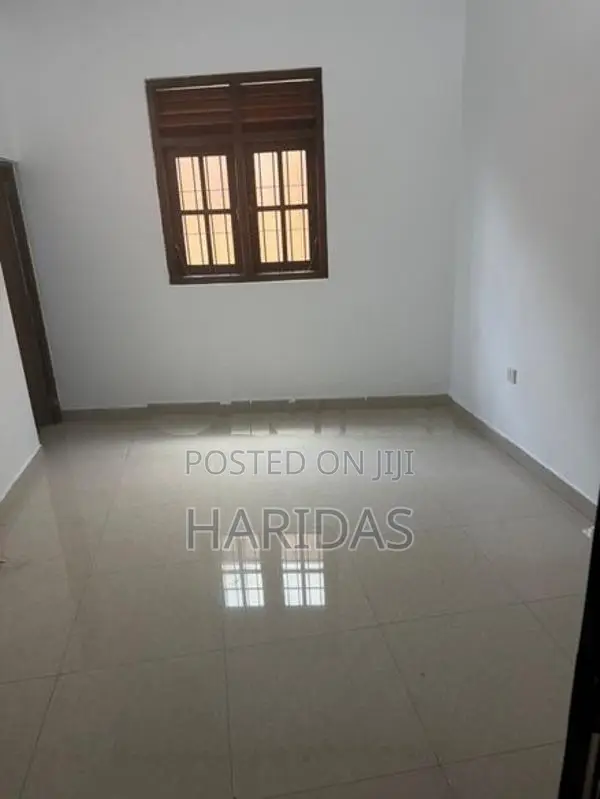 First Floor House for Rent – Mabola