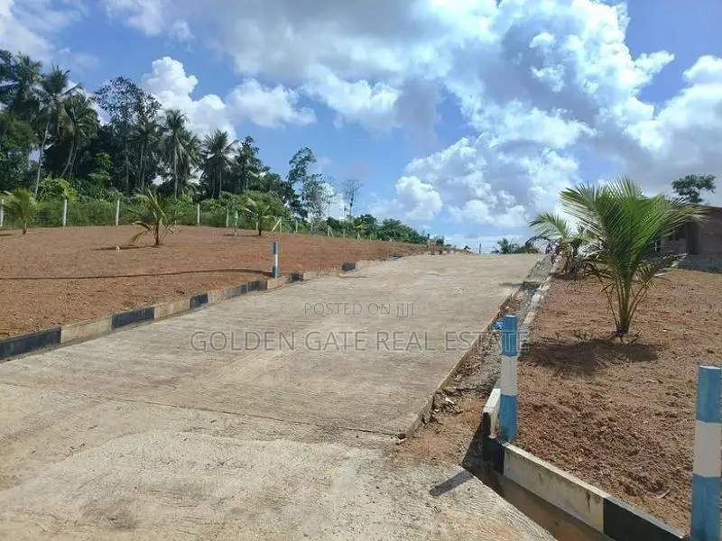 Kalagedihena Land Sale
