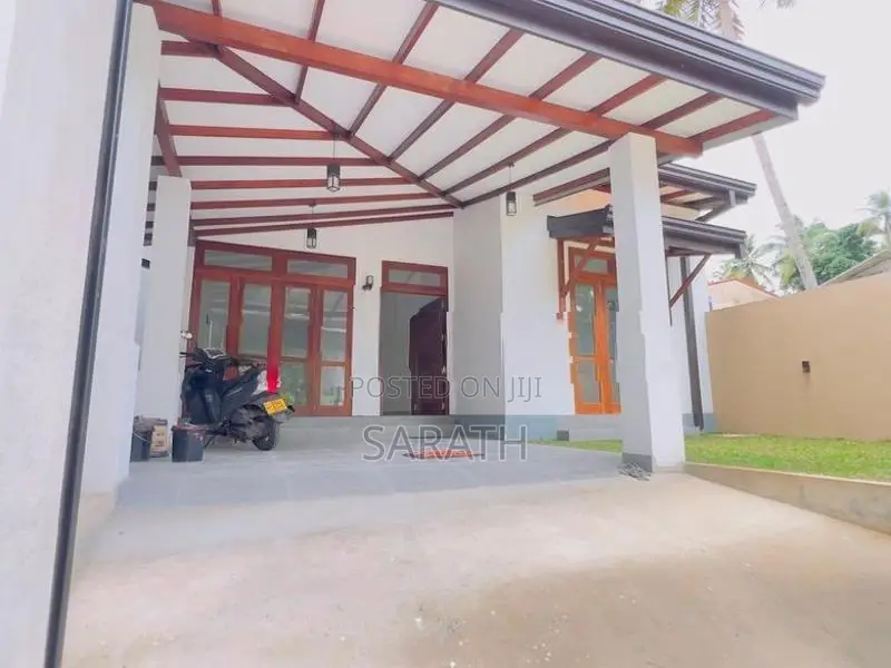 තනිමහල් අලුත්ම නිවසක් මාලබෙන්