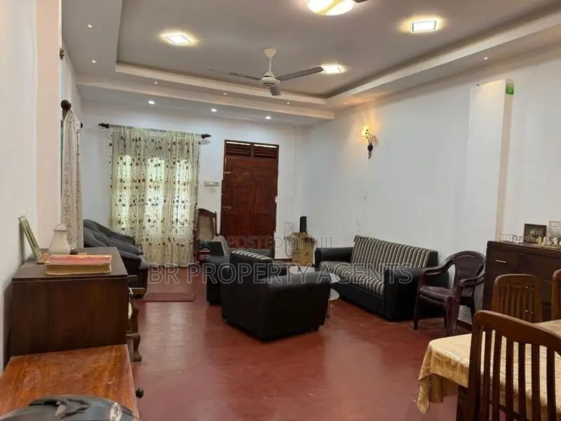 Two Story House for Sale in Kolonnawa