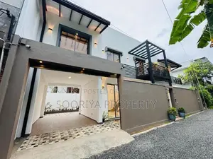 අතිනවීන දෙමහල් අලුත්ම සුඛෝපභෝගී නිවසක් විකිණීමට - Piliyandala