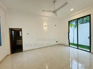 අතිනවීන දෙමහල් අලුත්ම සුඛෝපභෝගී නිවසක් විකිණීමට - Piliyandala