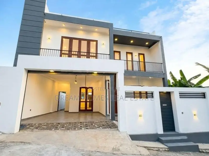 Modern 4-Bedroom House for Sale – Piliyandala, Kesbewa