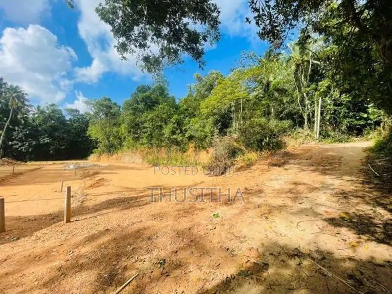 Residential Land for Sale at Kadawatha