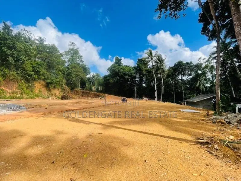 Kadawatha Land for Sale