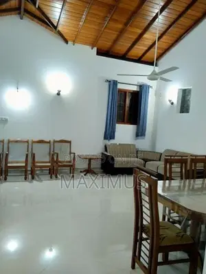 Spacious 3-Bedroom 1st Floor House for Rent – Katukurunda, Kalutara