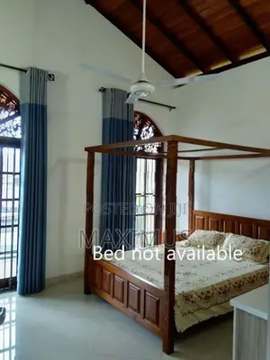 Spacious 3-Bedroom 1st Floor House for Rent – Katukurunda, Kalutara