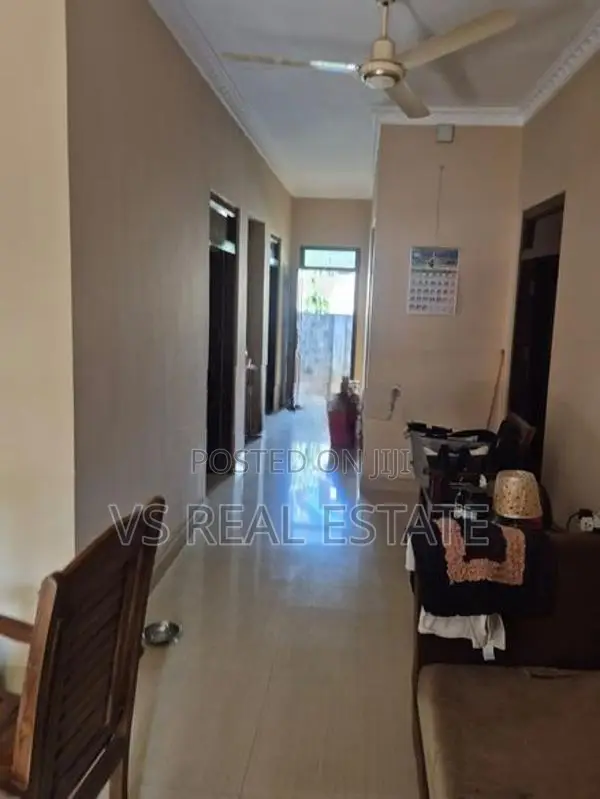 திருநெல்வேலி கருவேப்பிலம் வீதியில் புத்தம் புதிய வீடு விற்பனைக்கு