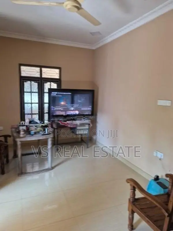 திருநெல்வேலி கருவேப்பிலம் வீதியில் புத்தம் புதிய வீடு விற்பனைக்கு