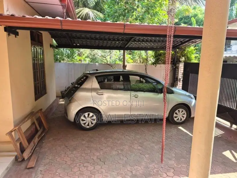 திருநெல்வேலி கருவேப்பிலம் வீதியில் புத்தம் புதிய வீடு விற்பனைக்கு