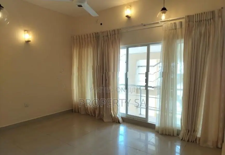 Apartment For Sale in Bambalapitiya (Colombo 4)