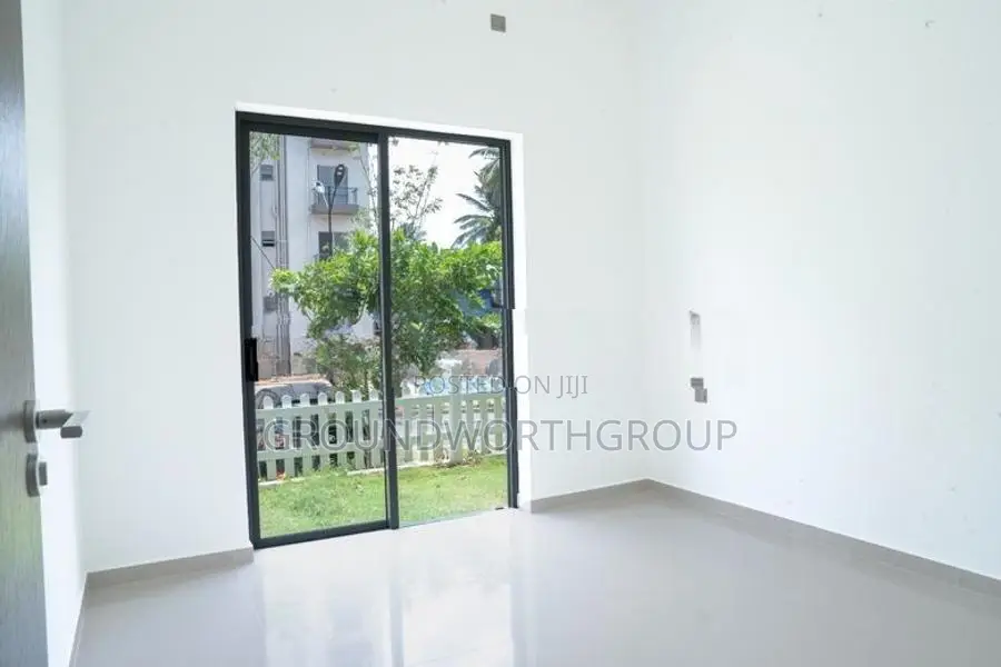 Luxury Apartment For Sale in Athurugiriya S9