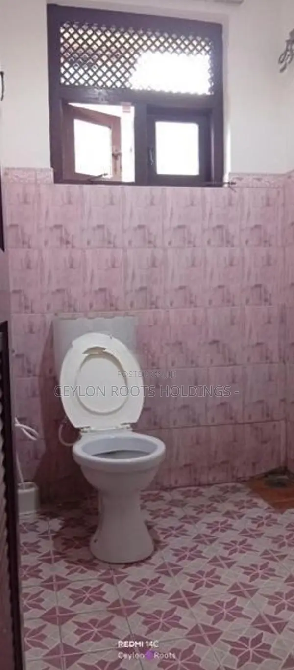 Separate Entrance 1st floor Upstair House for Rent Pagoda Rd, Pitakott