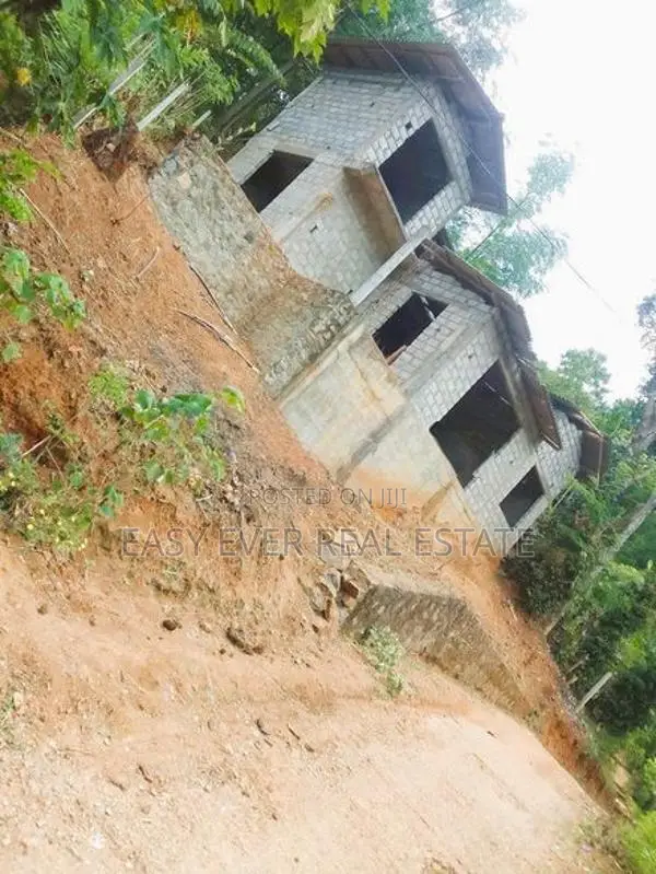 මහනුවර – තෙල්දෙණියෙන් (වෑගල) අගනා නව නිවසක් විකිණීමට!