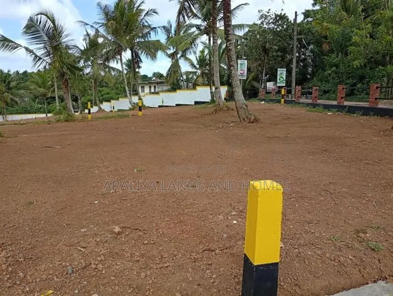 Land for Sale in Kahathuduwa