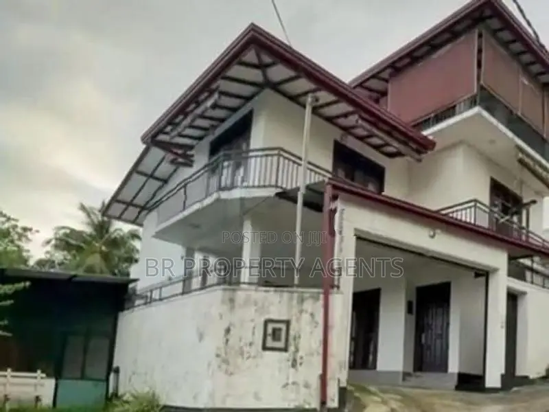 Three Storey House for Sale in Kottawa