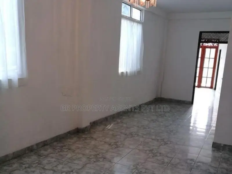 Three Story House for Sale in Akuregoda, Battaramulla