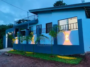 Brand New House - Padukka
