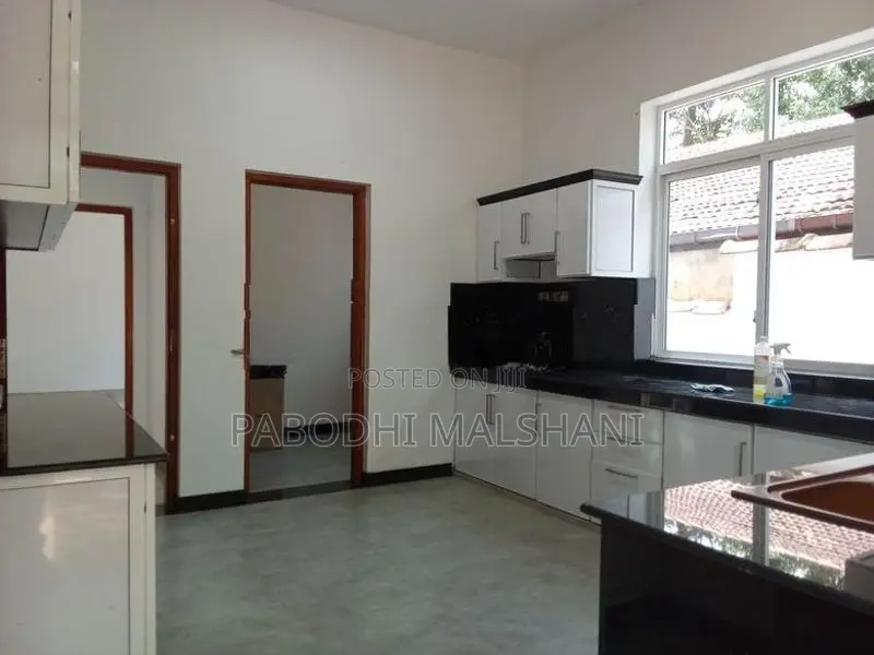 Commercial Building For Rent in Ganamulla