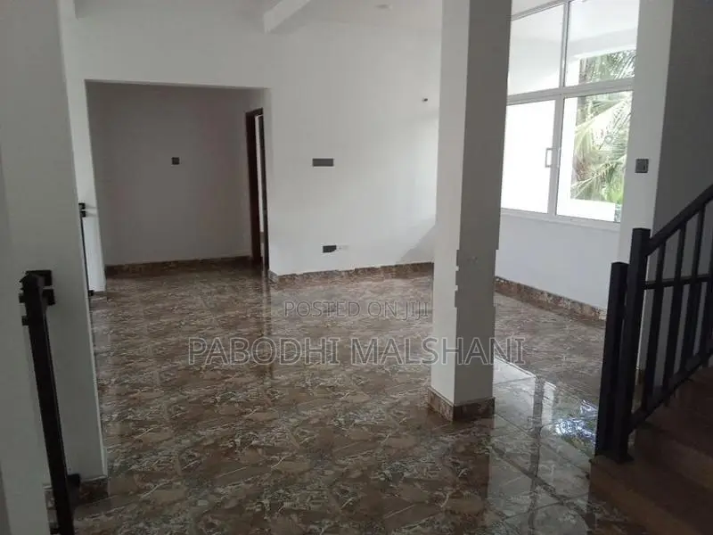 Commercial Building For Rent in Ganamulla