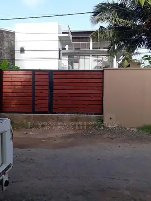 Nawala 1st&2nd Floor Large House Residence/Commercial- Rent (LEC578)