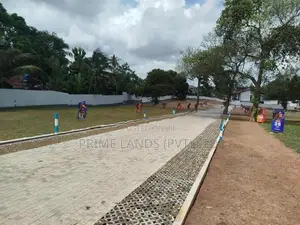 බොරලැස්ගමුව නගරයට ආසන්නව බිම් කොටස් විකිණීමට