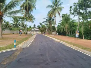 බොකුන්දර පාසැල් මාවතෙන් බිම් කොටස් විකිණීමට