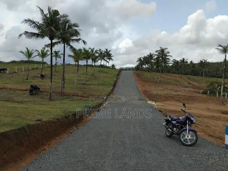 අලුත්ගම නේවාසික බිම් කොටස්
