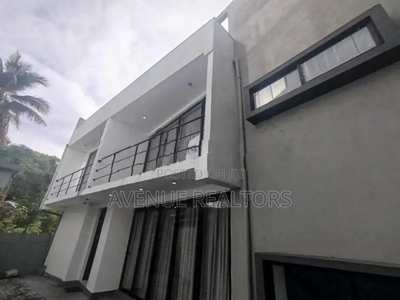 Modern House / Commercial Property for Sale in Mirihana, Nugegoda|HS49