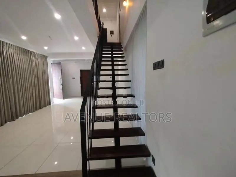 Modern House / Commercial Property for Sale in Mirihana, Nugegoda|HS49
