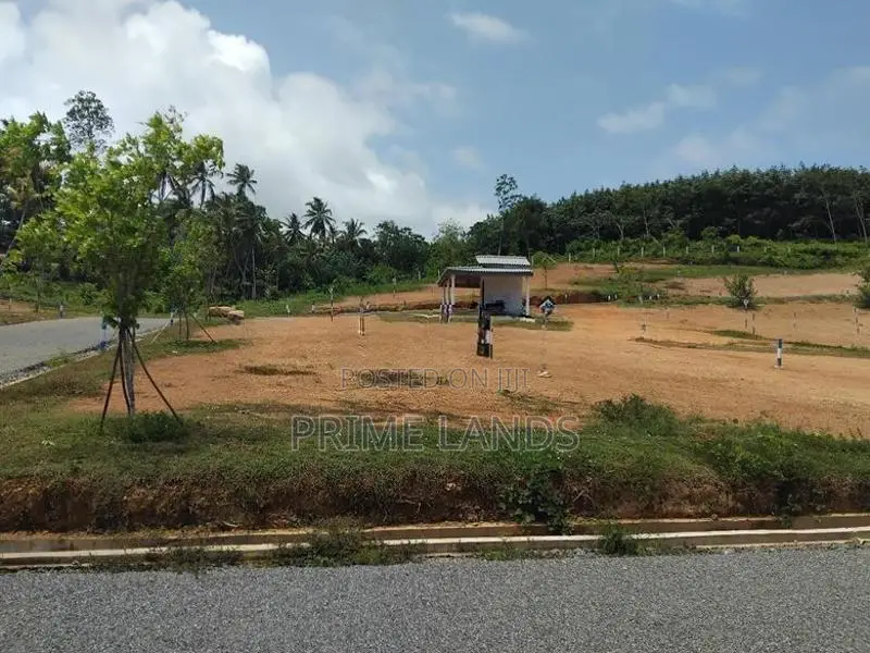 පදිංචියට හොඳම බිම් කොටස් කලුතර