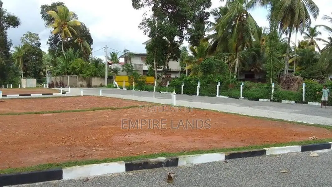 පිළියන්දල නගරයට විනාඩි 5න් - පොල්ගස්ඕවිට අගනා බිම් කොටස්