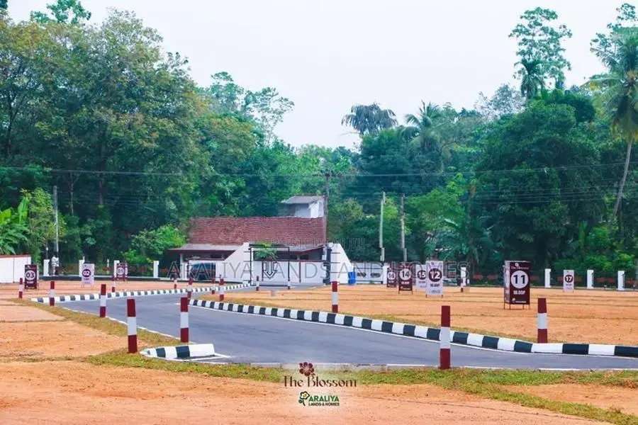 Lands For sale In Gampaha - Oruthota