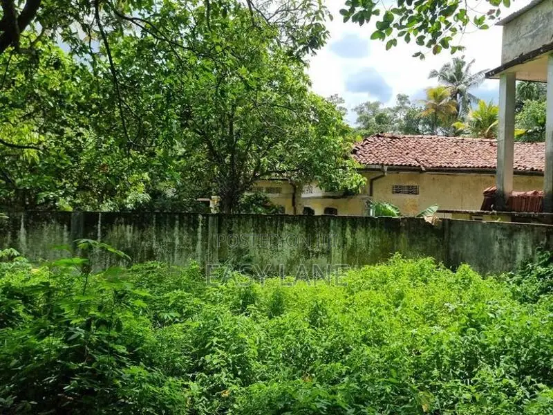 Land for sale in Miriswatta