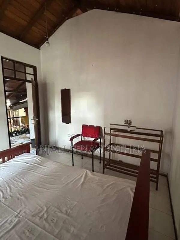 Two Rooms For Rent In Minuwangoda (Only Women)