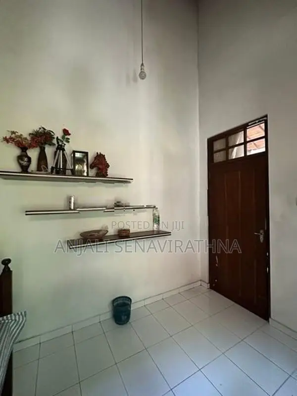 Two Rooms For Rent In Minuwangoda (Only Women)