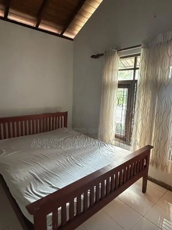Two Rooms For Rent In Minuwangoda (Only Women)