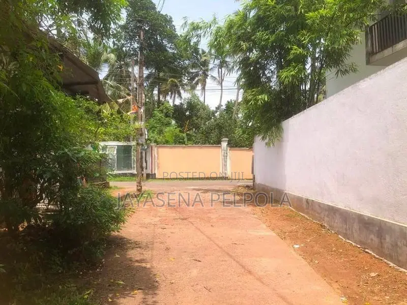 Land For Sale – Pamunuwila Road, Kiribathgoda Makola