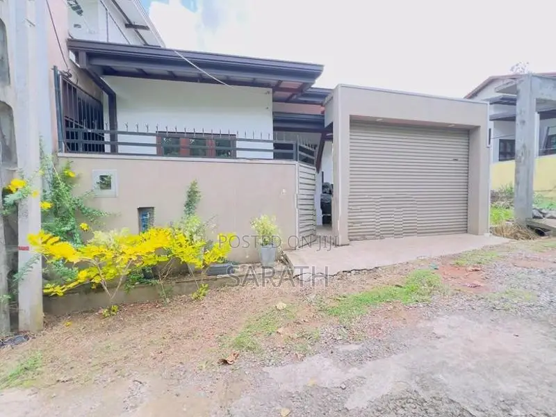 තනිමහල් සුපිරි නිවසක් අතුරුගිරියෙන්
