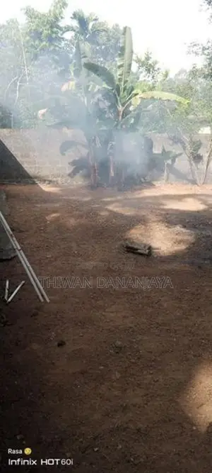 හරි හතරැස් ඉඩමක් විකිණීමට පොකුණුවිට