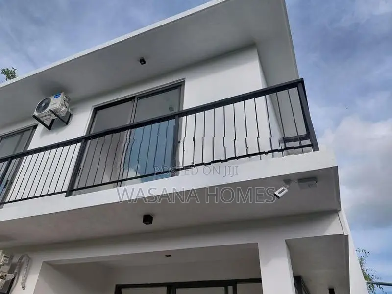 Brand New 3.Story House for Sale Kottawa